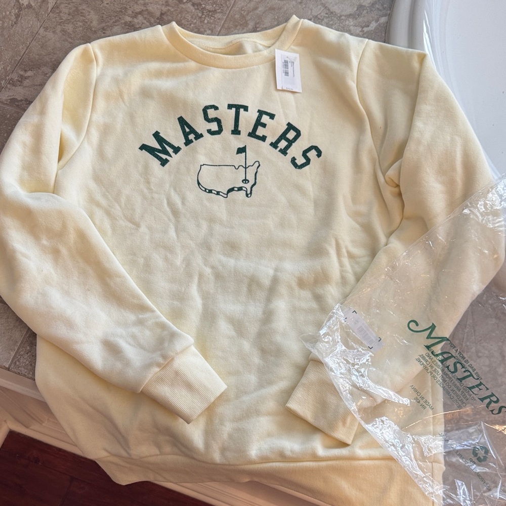 Masters Women’s Small Cream Crewneck Sweater (oversized)